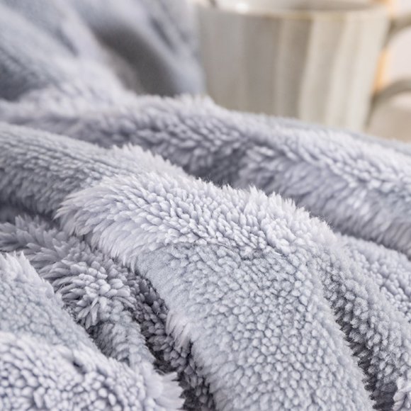 Fluffy Jacquard Sherpa Throw Blanket | Grey - Picture 3 of 4